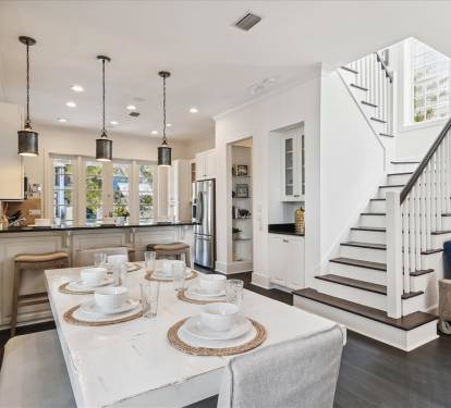 Dining Area - Offering Seating for Six