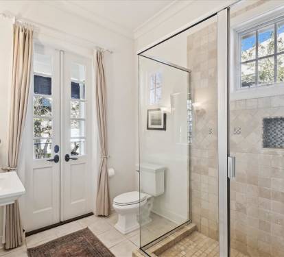 Primary King En-Suite - Single Vanity