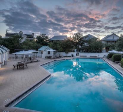 Take an Evening Dip at the Cabana Community Pool