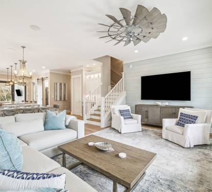 Open & Inviting Living Area