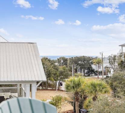 Take in the Peek-A-Boo Gulf Views!