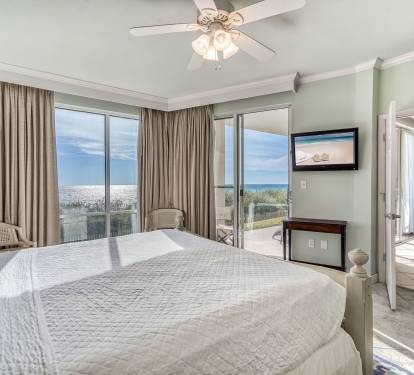 Primary King Suite - Equipped with a Flat-Screen TV