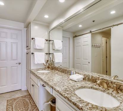 Primary King En-Suite - Dual Vanities