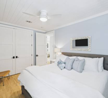 1st Floor - King Guest Suite