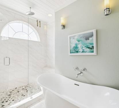 Primary King En-Suite - Soaking Tub + Walk-In Shower