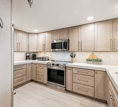 Chef's Kitchen - Fully Equipped for All Your Cooking Needs!