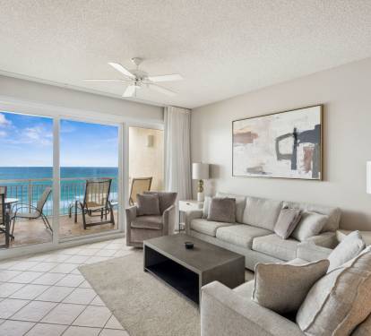 Spacious Living Room with Gulf Views!