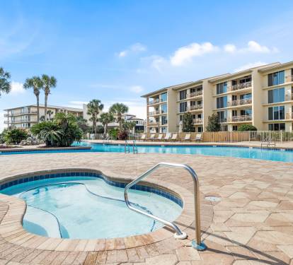 Hot Tub at Lagoon Pool