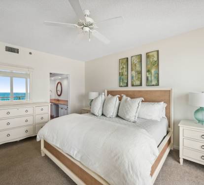 Gulf Front Primary Suite! King Size Bed