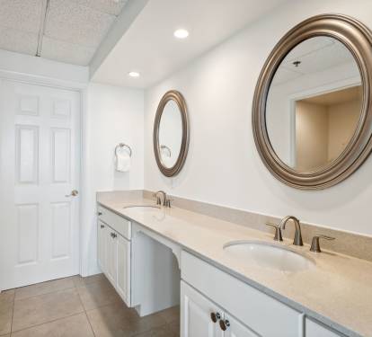 Gulf Front Primary En Suite