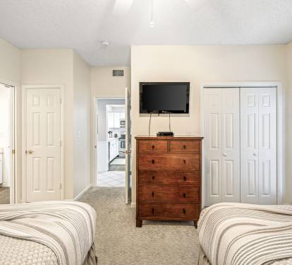 Guest Bedroom - 2 Queens