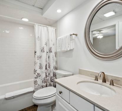 Shared Guest Bathroom