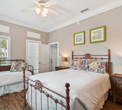 1st Floor - Queen Guest Suite