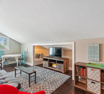 Enjoy 2 Twin Nooks in the 2nd Floor Living Area