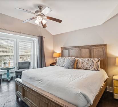 2nd Floor - Primary King Suite