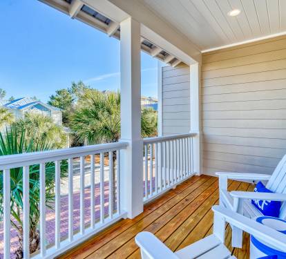 Relax & Unwind on the 2nd Floor Balcony!
