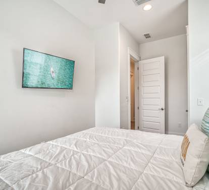 3rd Floor Guest Bedroom - Complete with a Flat Screen TV