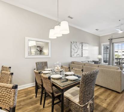 Enjoy a Quick Bite or Gourmet Dinners in the Dining Area - Seating for 6
