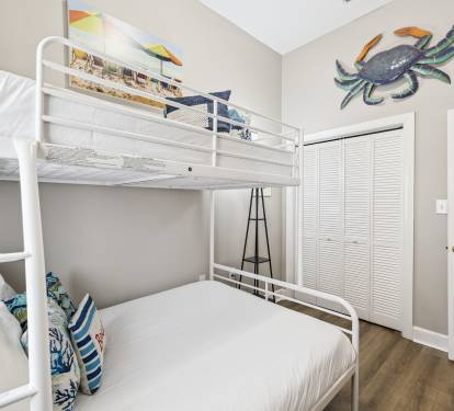 Bunk Room - Twin Over Full Bunk Sleeping 3