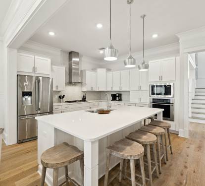 Fully Equipped Gourmet Kitchen