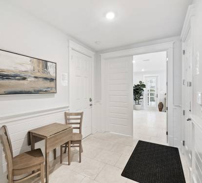 Inviting 1st Floor Entry