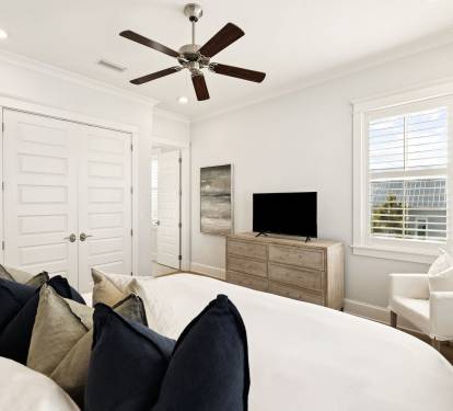 King Guest Suite - Equipped with a Flat-Screen TV