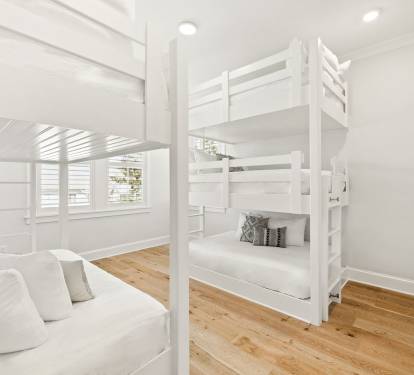 3rd Floor Bunk Room - Twin Bunk + Triple-Stack Full Bunk