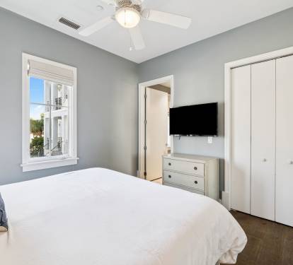King Guest Suite - Equipped with a Flat-Screen TV