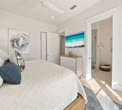 King Guest Suite - Patio Access + Flat-Screen TV
