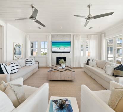 Expansive Living Area - Perfect for Gathering & Entertaining