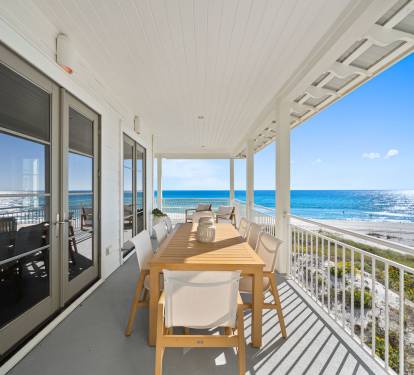 Enjoy Al Fresco Dining for 8