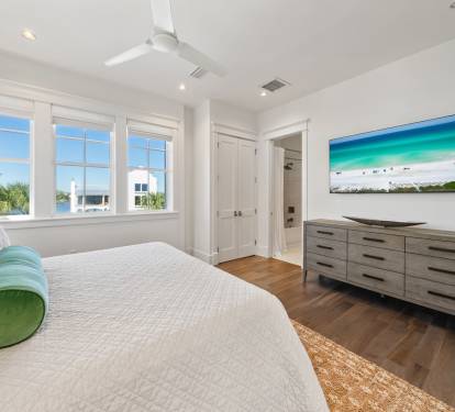 King Guest Suite - Equipped with a Flat-Screen TV
