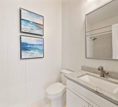 King Guest En-Suite - Single Vanity