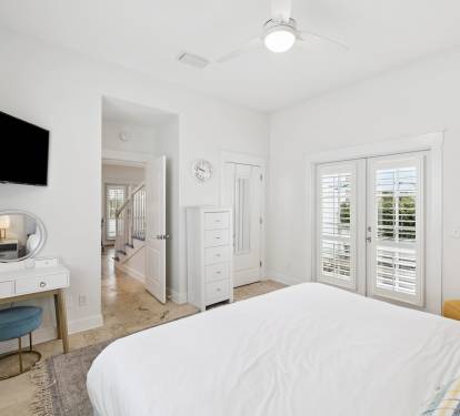 King Guest Suite - Equipped with a Flat-Screen TV