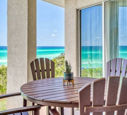 Take in Stunning Views from the Gulf-Front Patio!