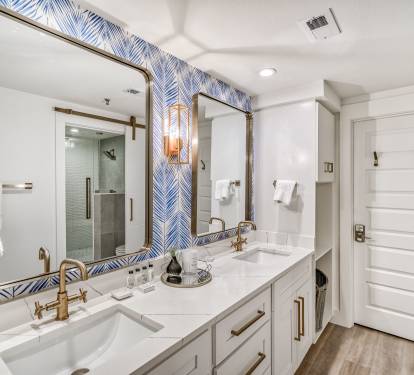 Primary King En-Suite - Dual Vanities