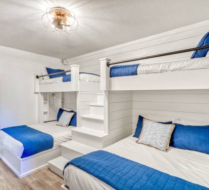 Kids Bunk Room - 2 Twin-over-Queen Bunks!