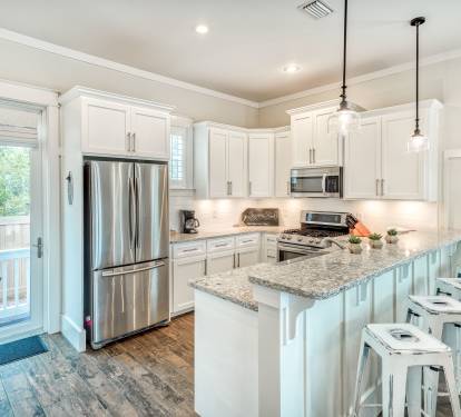 Beautiful kitchen with bar seating!