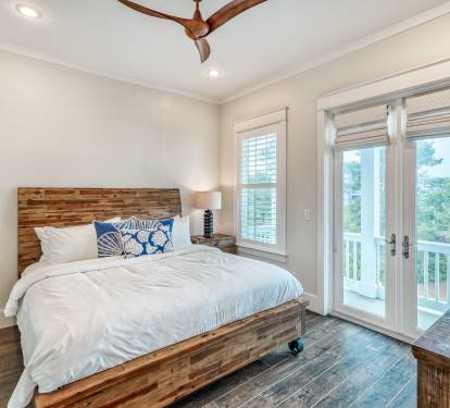 2nd Floor - Guest Room - King Size Bed