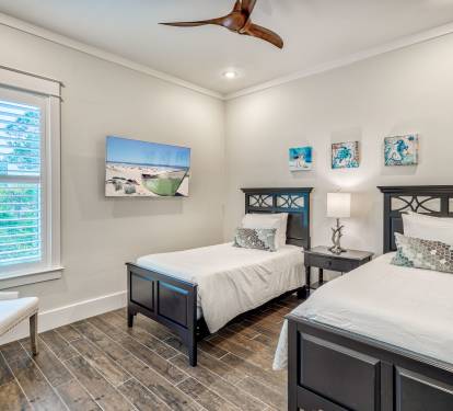 2nd Floor - Guest Room - Two Twin Size Beds