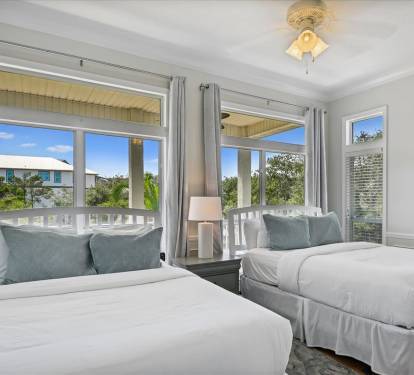 2nd Floor - Guest Bedroom - Two Queen Size Beds