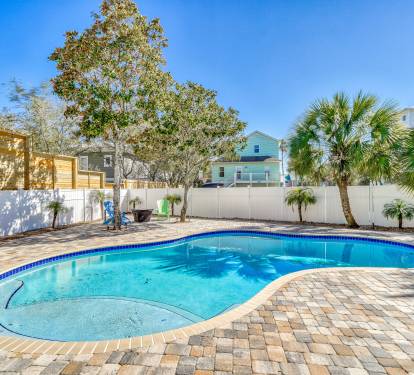Large Pool Step for the Littles to Play On!