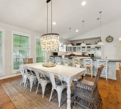 2nd Floor Dining Area with Seating for 10!