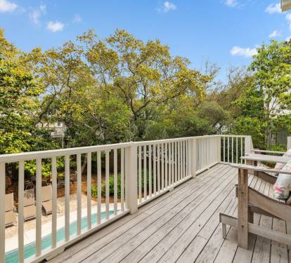 2nd Floor Balcony Overlooking the Pool