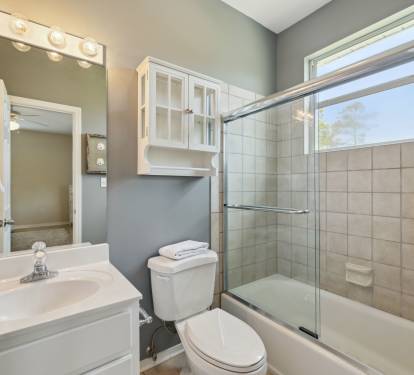 3rd Floor - Primary King En-Suite