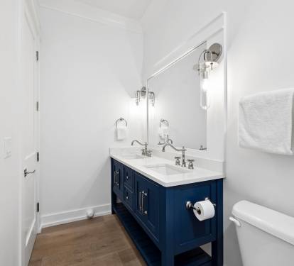Queen Bunk En-Suite - Dual Vanities
