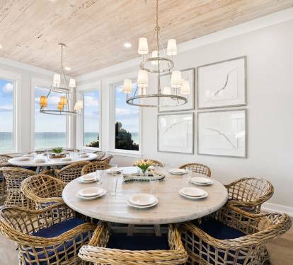 Dining Area with Seating for 16!