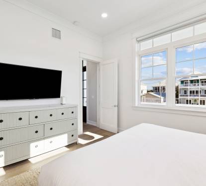 King Guest Suite - Equipped with a Flat-Screen TV