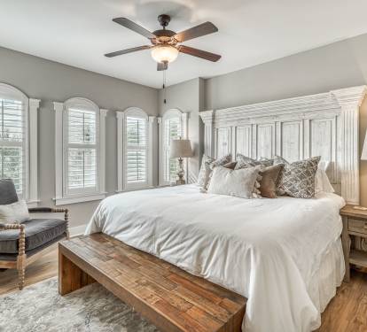 Primary Suite - King Size Bed