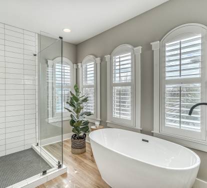 Primary En Suite - Tub and Enclosed Shower